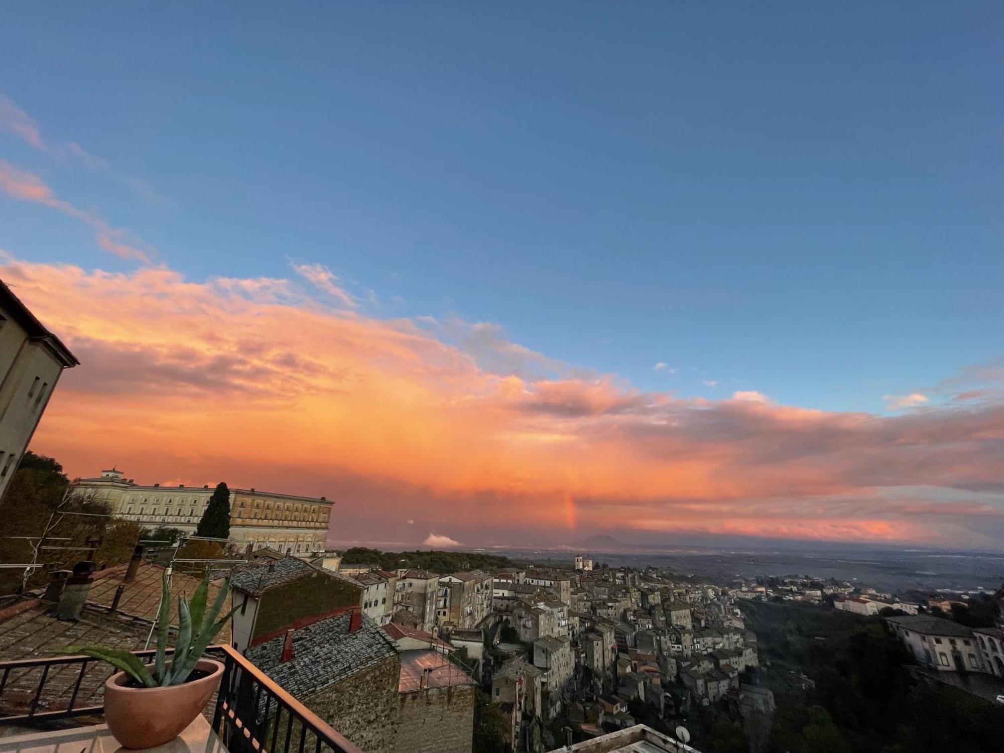 Casa Checca Appartamenti Per Vacanze Caprarola Kültér fotó